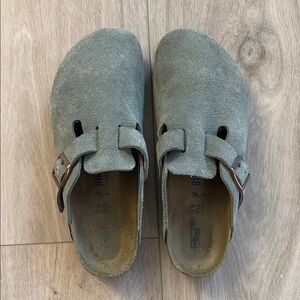 Birkenstock Boston Clog - Suede Taupe